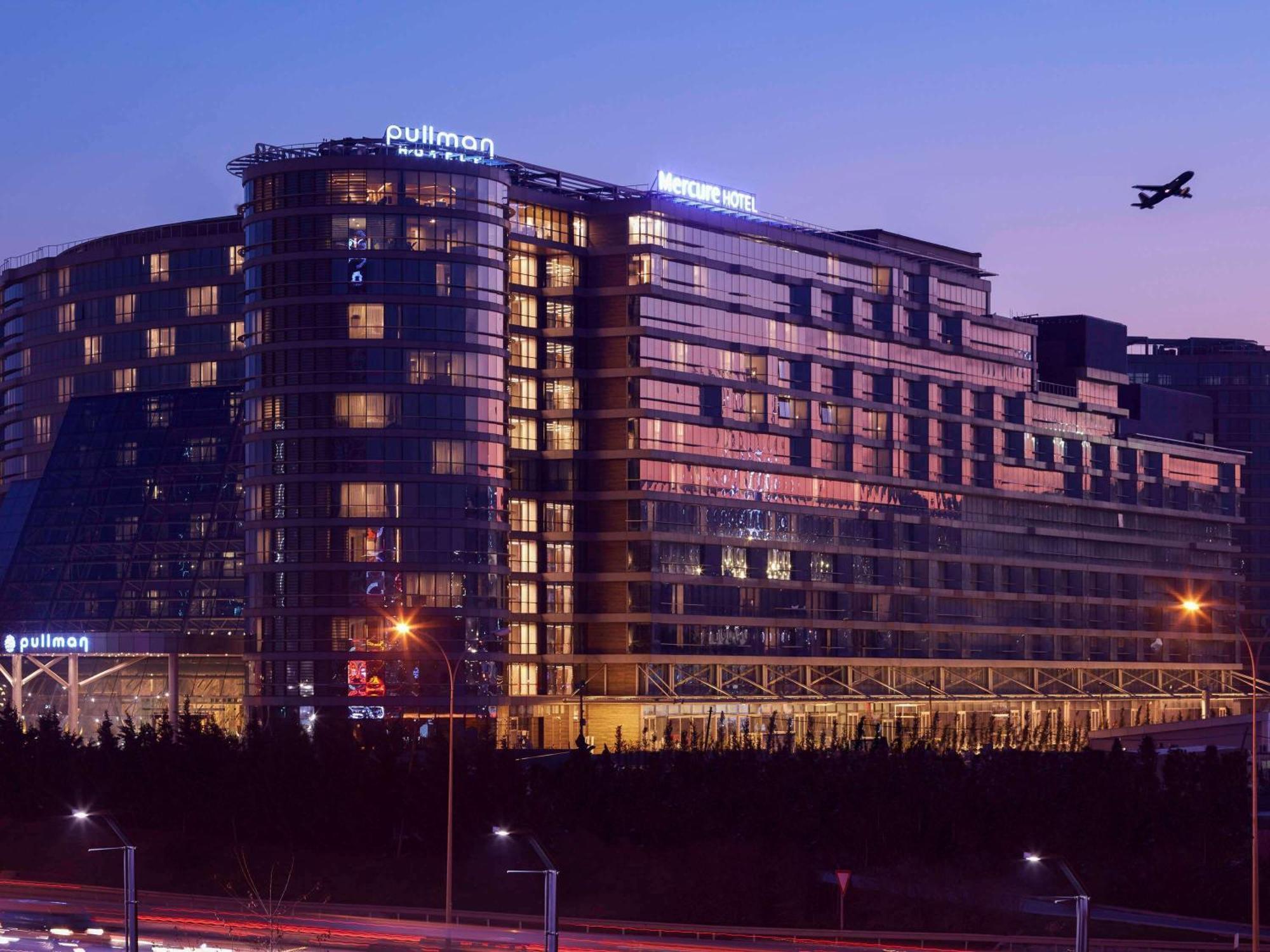 Pullman Istanbul Hotel & Convention Center Exterior photo